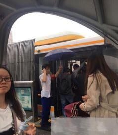 雨中的乘客,雨中乘客的温情邂逅  第3张